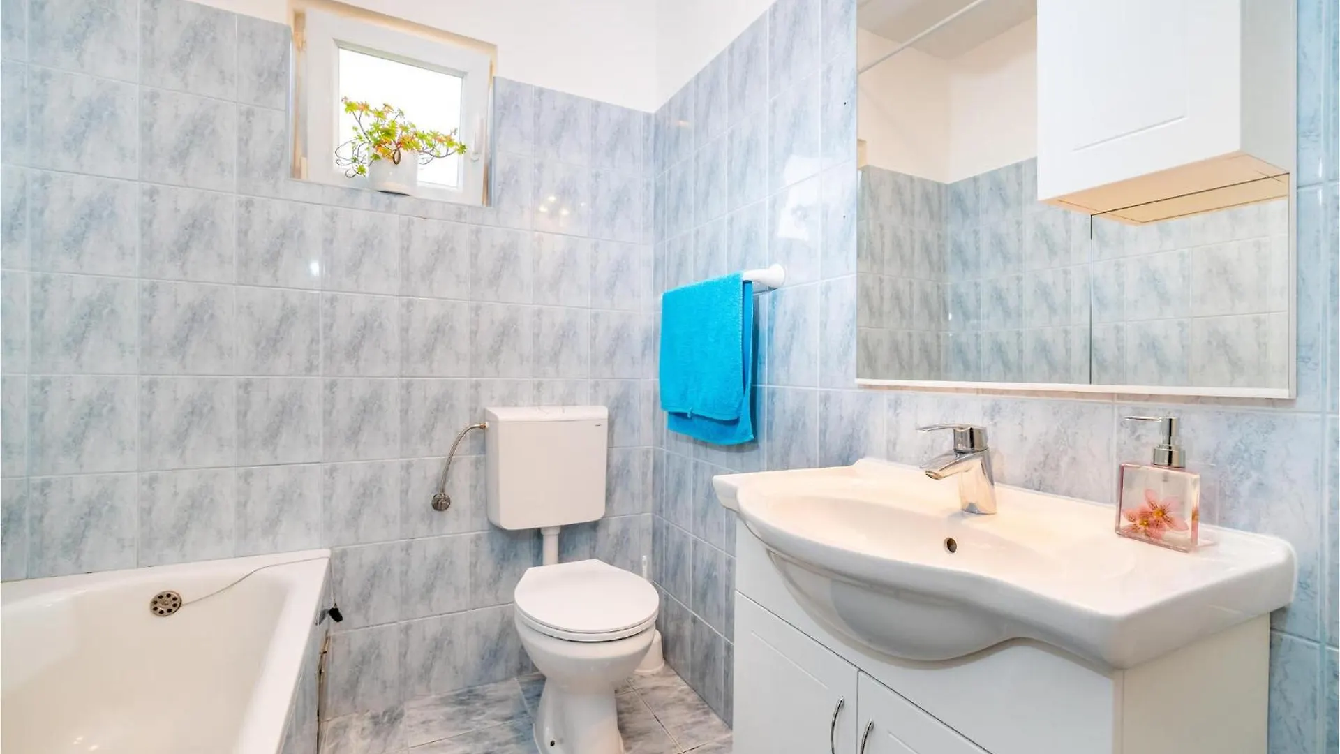 2 Bedroom Amazing Apartment In Rovanjska Croatia
